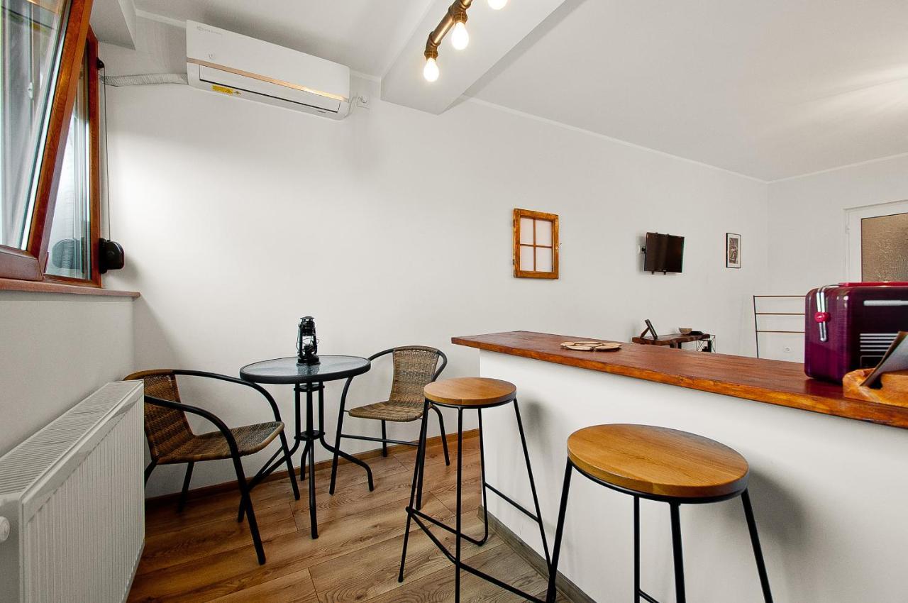 Wood&Steel Apartment Galaţi Esterno foto