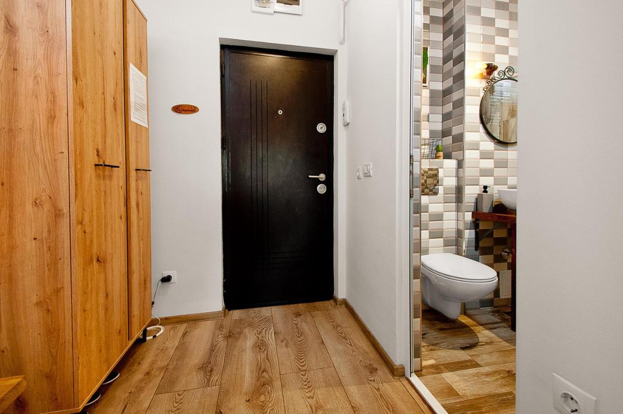 Wood&Steel Apartment Galaţi Esterno foto